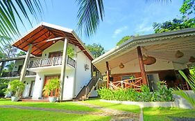 Villa Peacock  3*